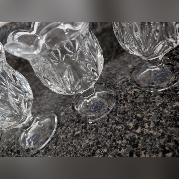 The Limited Crystal Clear Vases Elegant Accents Tulip Design - Picture 2 of 7